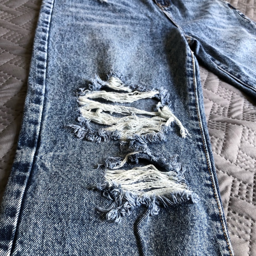 SHEIN High Rise Ripped Mom Jeans - Picture 6 of 9